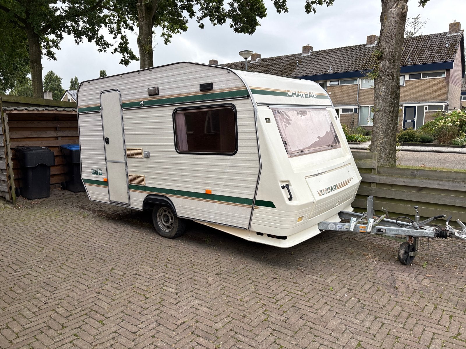 Chateau La Car 380 - Compacte en waterdichte caravan, Rondzit, Tot en met 3, Particulier, 500 - 750 kg