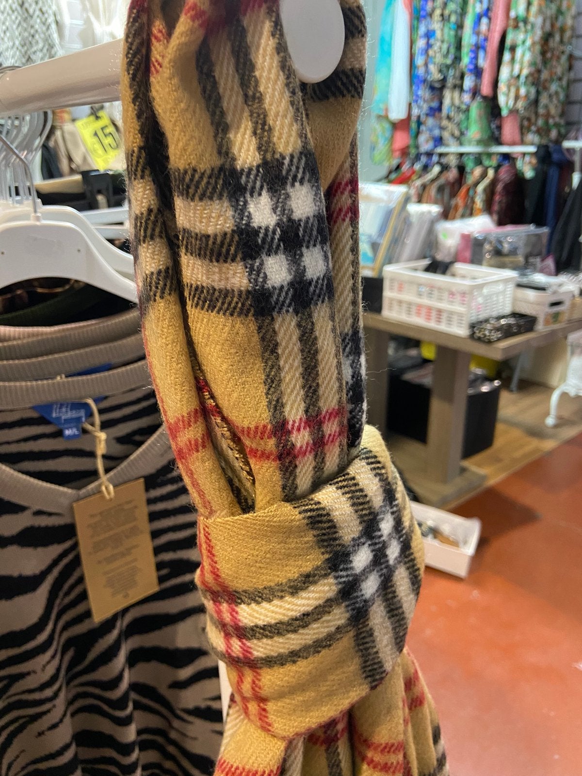 Sjaal burberry, Ophalen of Verzenden, Zo goed als nieuw, Maat 46/48 (XL) of groter