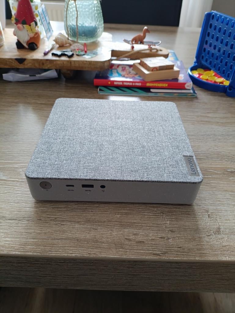 Lenovo mini pc, Computers en Software, Desktop Pc's, Zo goed als nieuw, 2 tot 3 Ghz, SSD, 8 GB, Ophalen of Verzenden