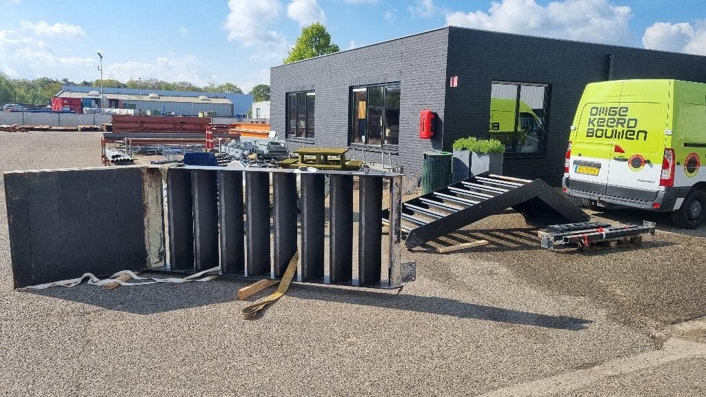 Dubbele kwartslagtrap trap staal steen ( 478 ), Doe-het-zelf en Verbouw, Ophalen, Gebruikt, Nb, Nb