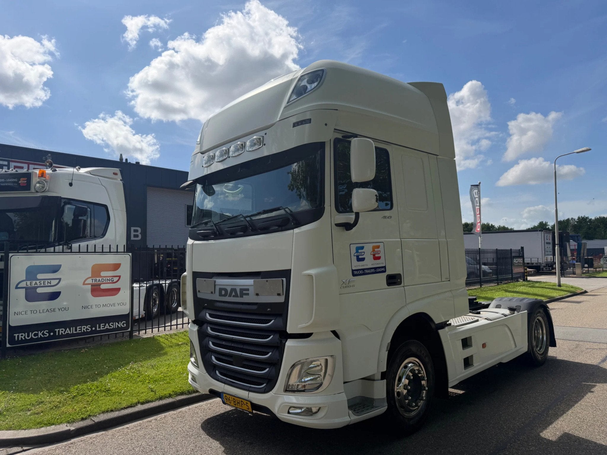 DAF XF 460 NL truck- only 860thkm - TUVdec26 (bj 2016), Automaat, Achterwielaandrijving, Euro 6, Wit