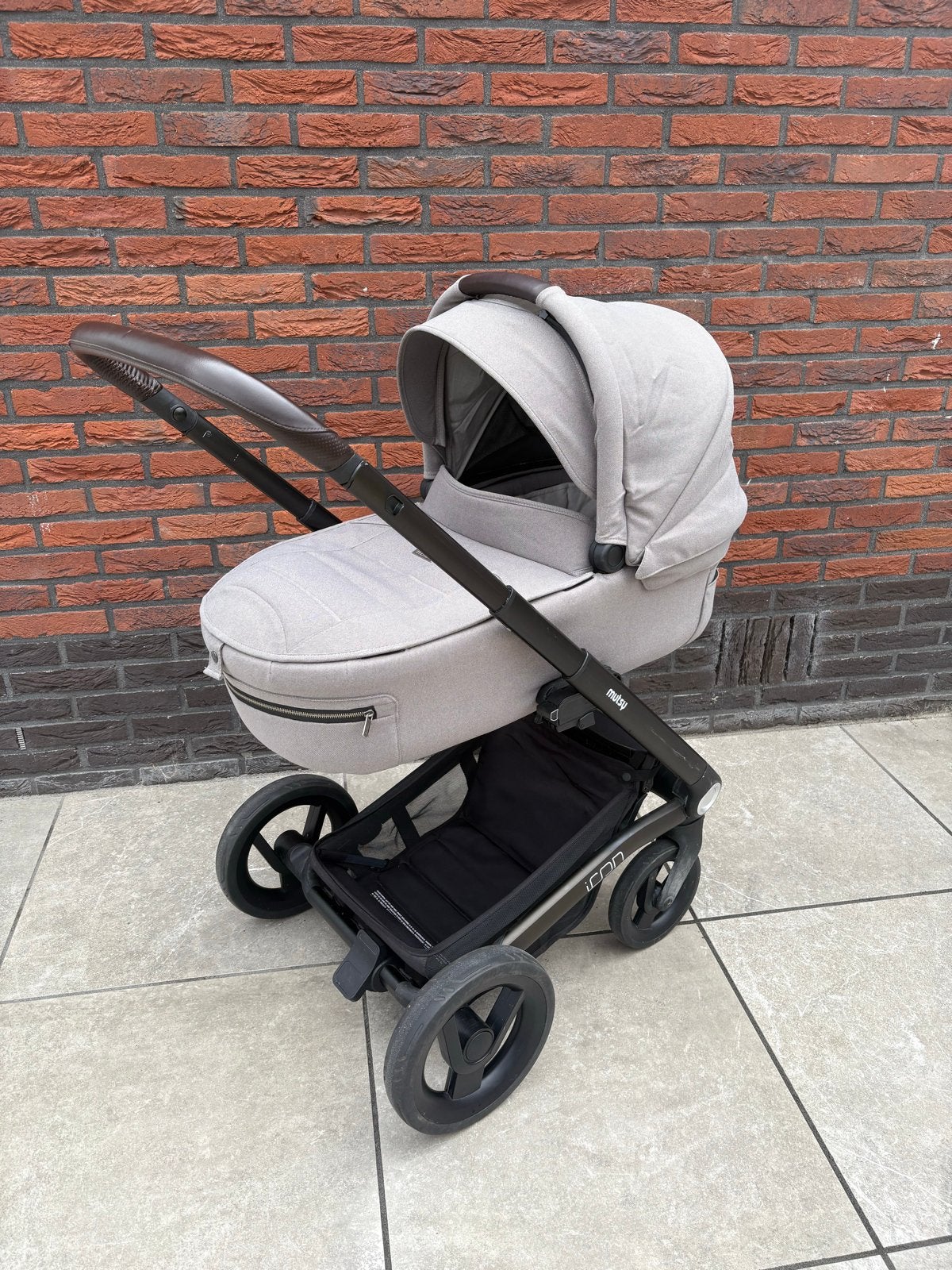 Mutsy Icon kinderwagen met reiswieg en zitje, Kinderen en Baby's, Kinderwagens en Combinaties, Ophalen, Gebruikt, Combiwagen, Met reiswieg