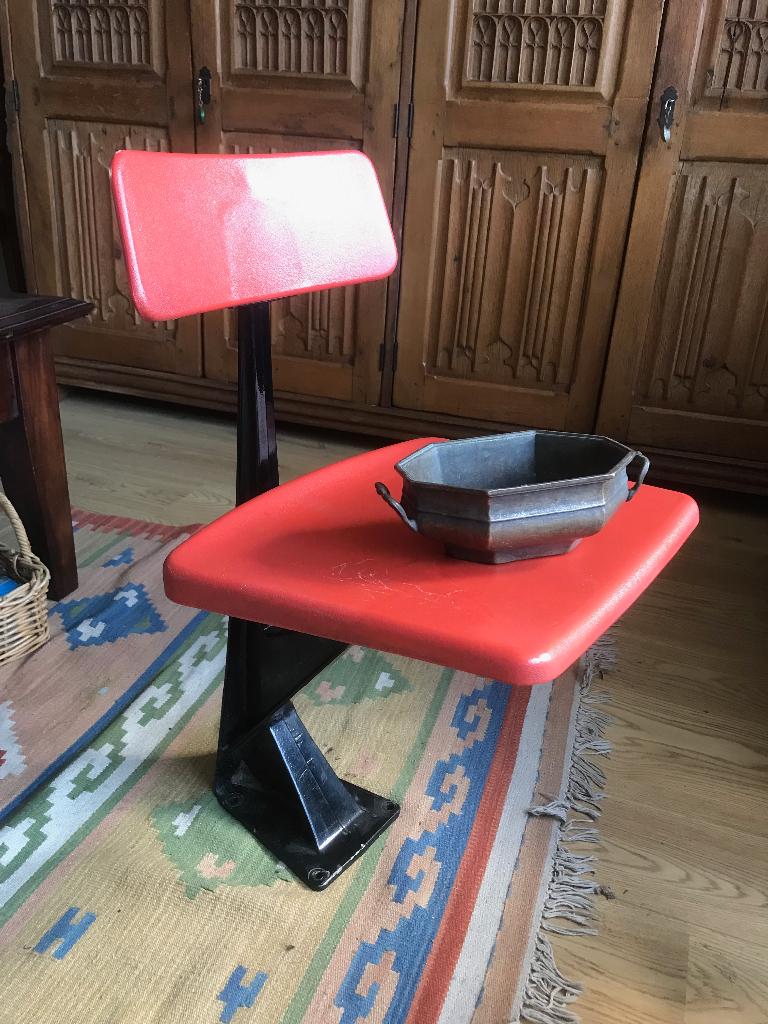 8 rode design klapstoelen "atoombom vrij", Ophalen, Jaren '60 design, Zo goed als nieuw, Rood
