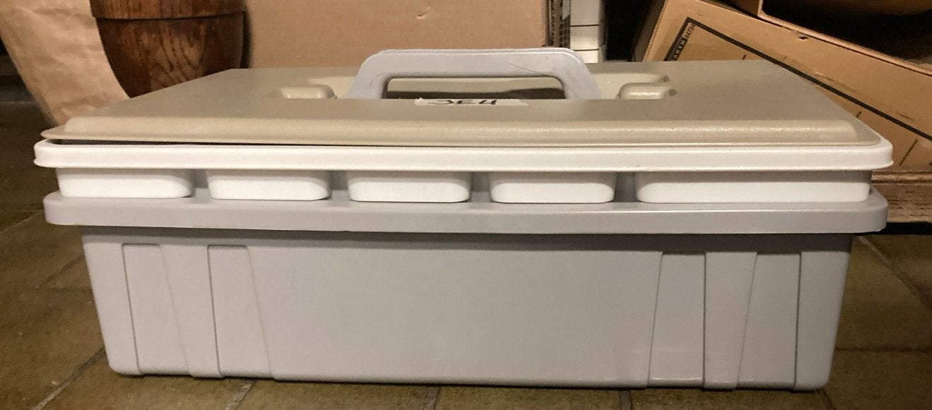 Knutselbox / Opbergdoos curver voor hobbybenodigdheden, Gebruikt, Gereedschap of Toebehoren, Ophalen of Verzenden, Kunststof