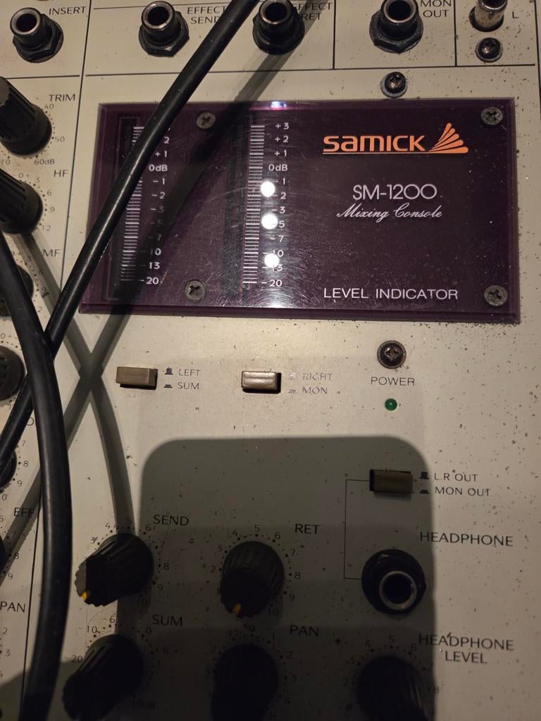 Samick SM1200 12-kanaals mengpaneel - heeft liefde nodig, Ophalen of Verzenden
