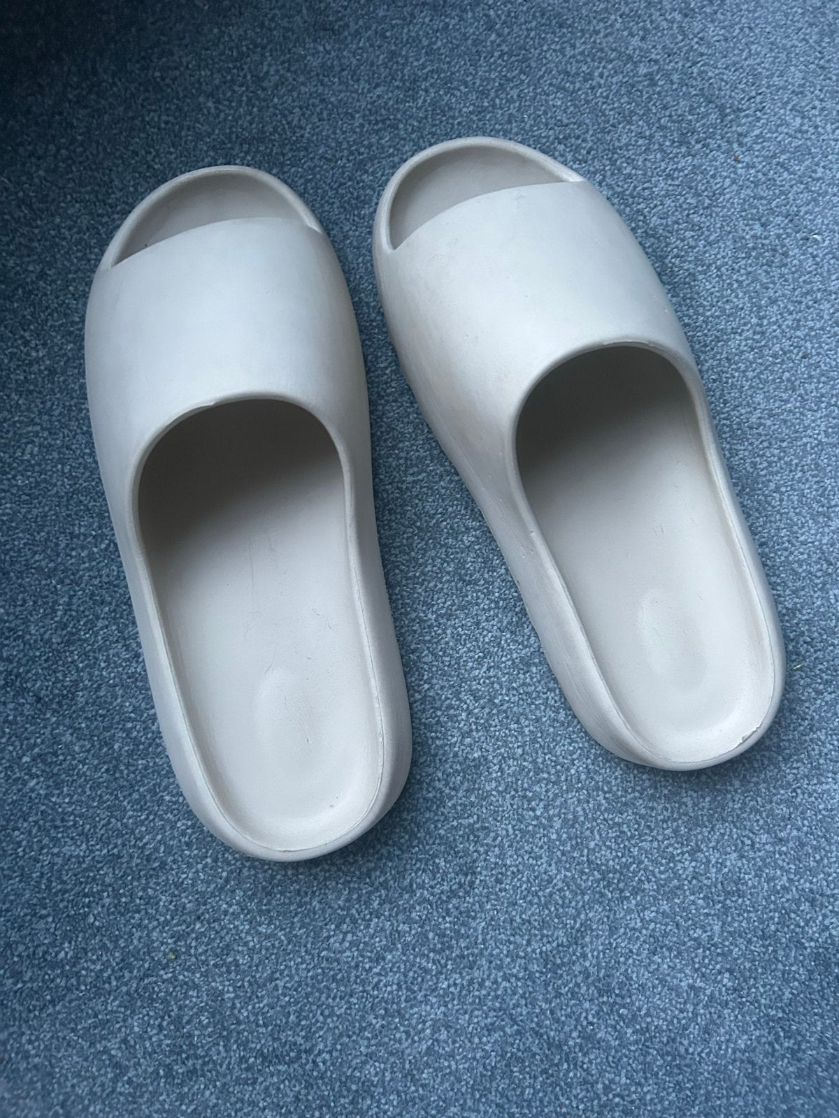 Comfortabele slippers - Maat 42-43 - Gebruikt, goede staat, Ophalen of Verzenden, Gedragen, Beige, Slippers