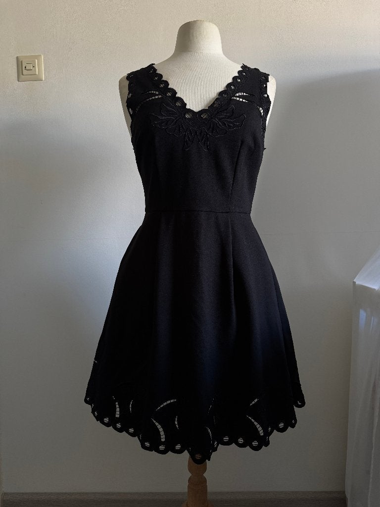 Ted Baker Zwart Jurkje Maat 38 met Scallop Details, Maat 38/40 (M), Zwart, Ophalen of Verzenden, Zo goed als nieuw