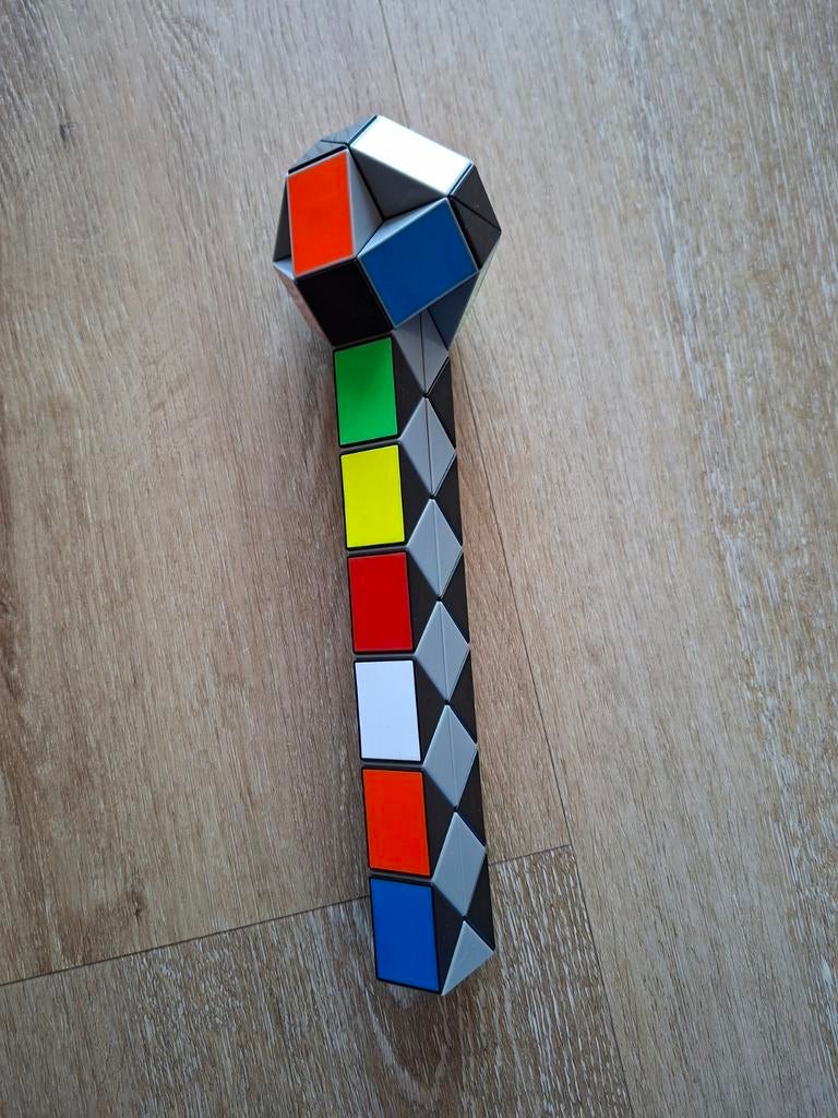 Rubik's Slang Puzzel - Flexibel en Uitdagend, Ophalen of Verzenden, Zo goed als nieuw, Bouwen
