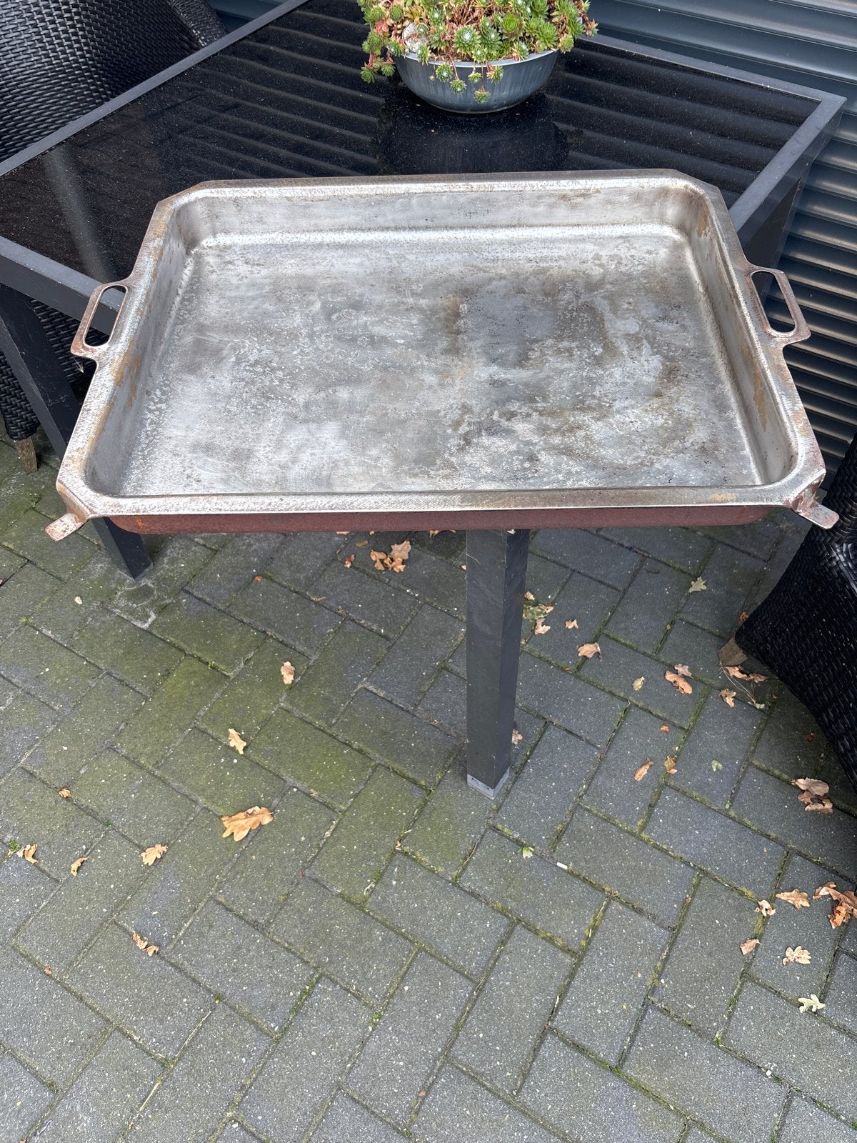 Grote gietijzeren braadslede geschikt voor een hendi gas bbq, Ophalen, Gebruikt