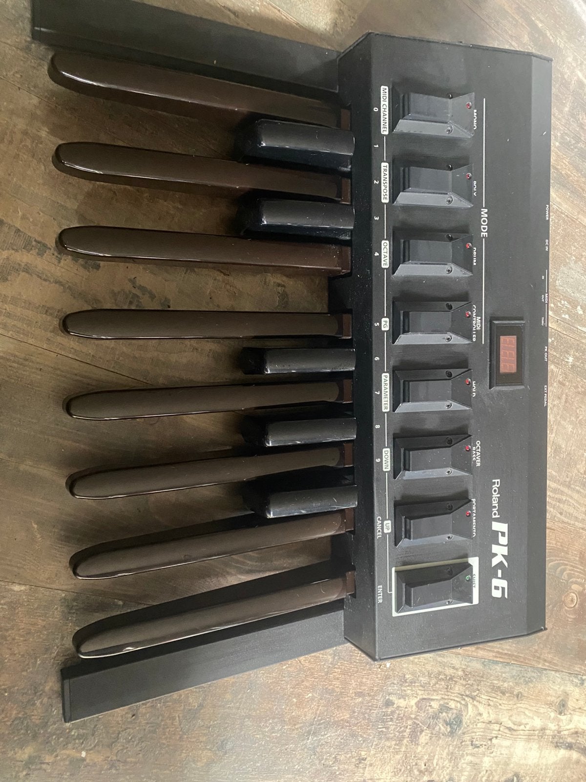 Roland pk6 word zelden aangeboden inc flighcase, Ophalen of Verzenden, Zo goed als nieuw, Overige aantallen, Roland