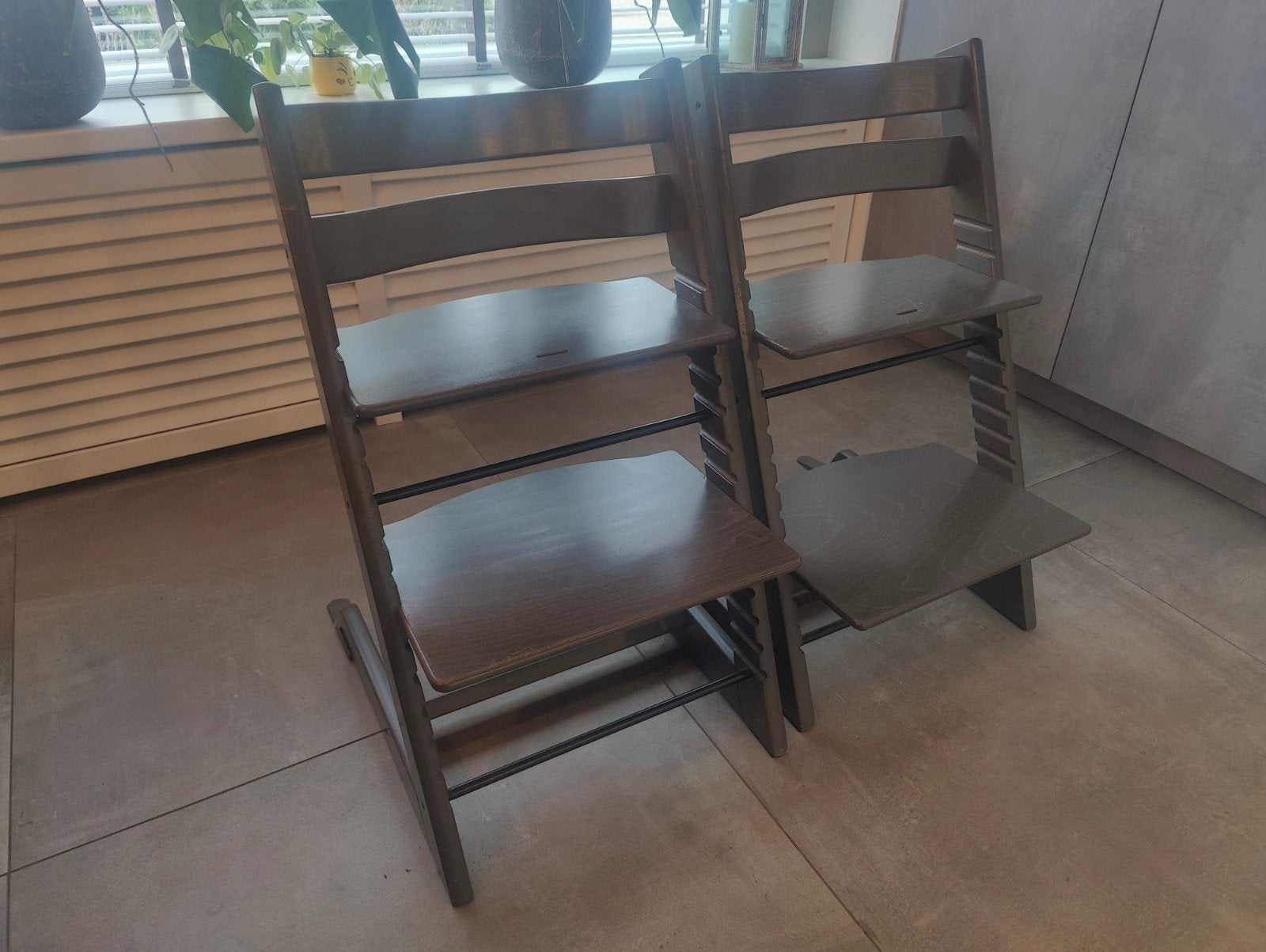 2 Stokke Tripp Trapp meegroeistoelen incl. floor gliders - H, Ophalen, Gebruikt, Meegroeistoel, Aanschuifbaar