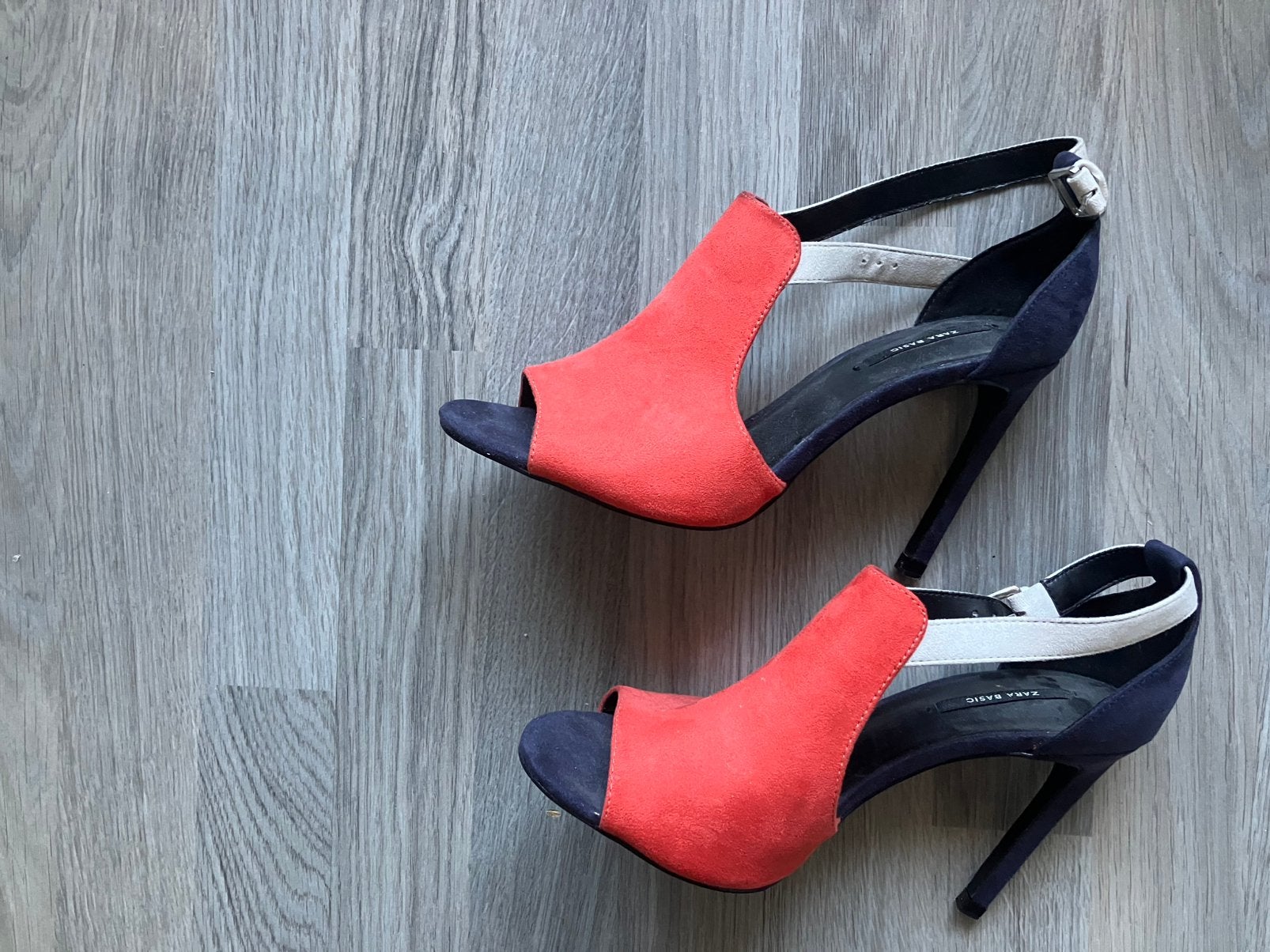 1 X gedragen prachtige schoenen Zara mt 39 hoge hak, Kleding | Dames, Ophalen of Verzenden, Zo goed als nieuw, Zwart, Sneakers of Gympen