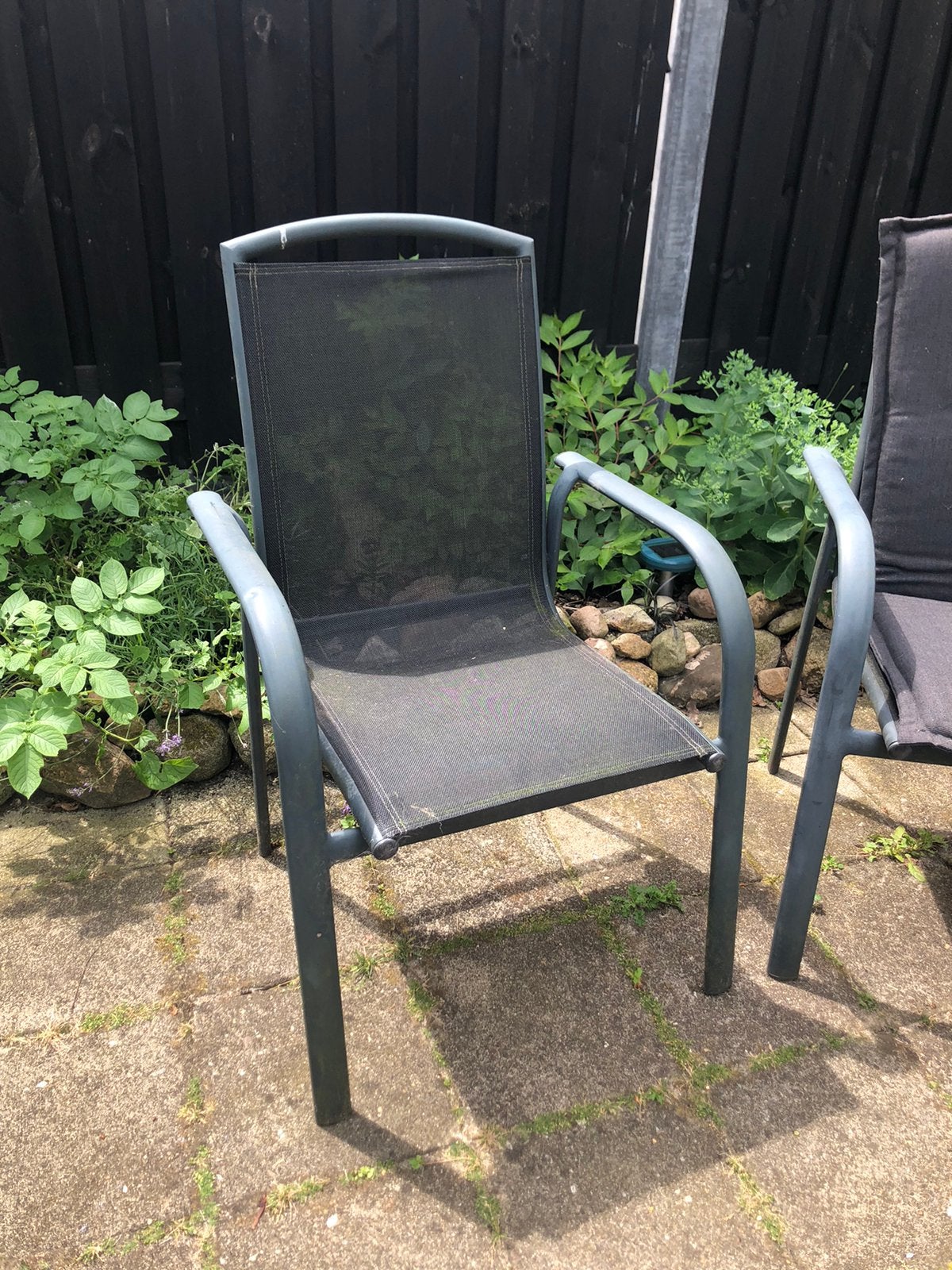 Twee tuinstoelen metaal/kunststof met kussens, Ophalen, Gebruikt, Kunststof, Stapelbaar