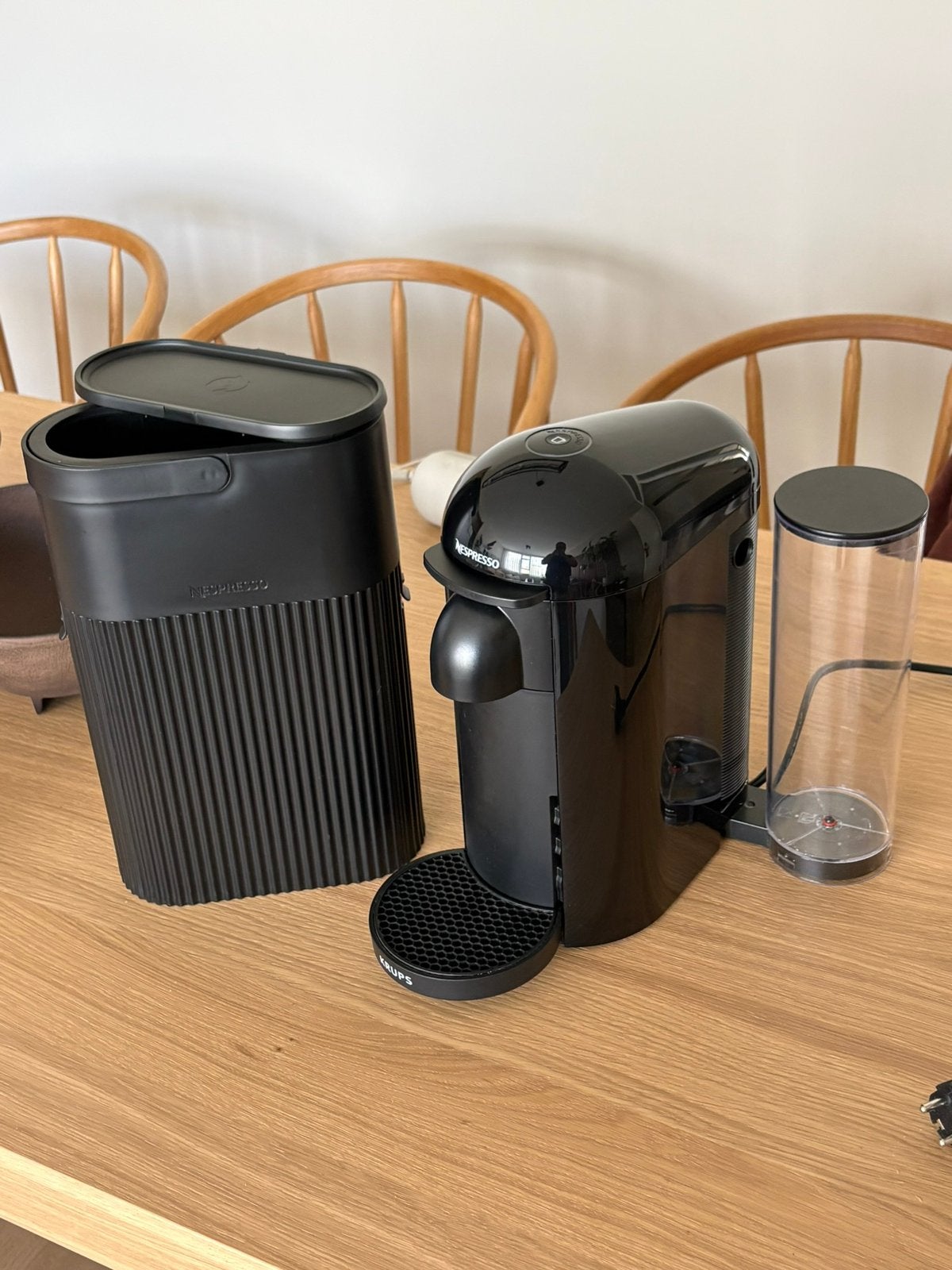Nespresso Krups Vertuo Koffiemachine met recyle container, Ophalen, Gebruikt