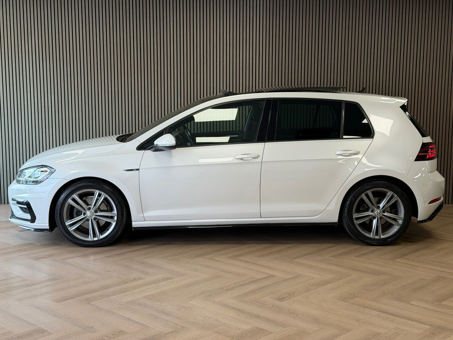 Volkswagen Golf 1.4 TSI Highline R-Line DSG PANORAMADAK VIRT, 125 pk, Gebruikt, 4 cilinders, Met garantie (alle)
