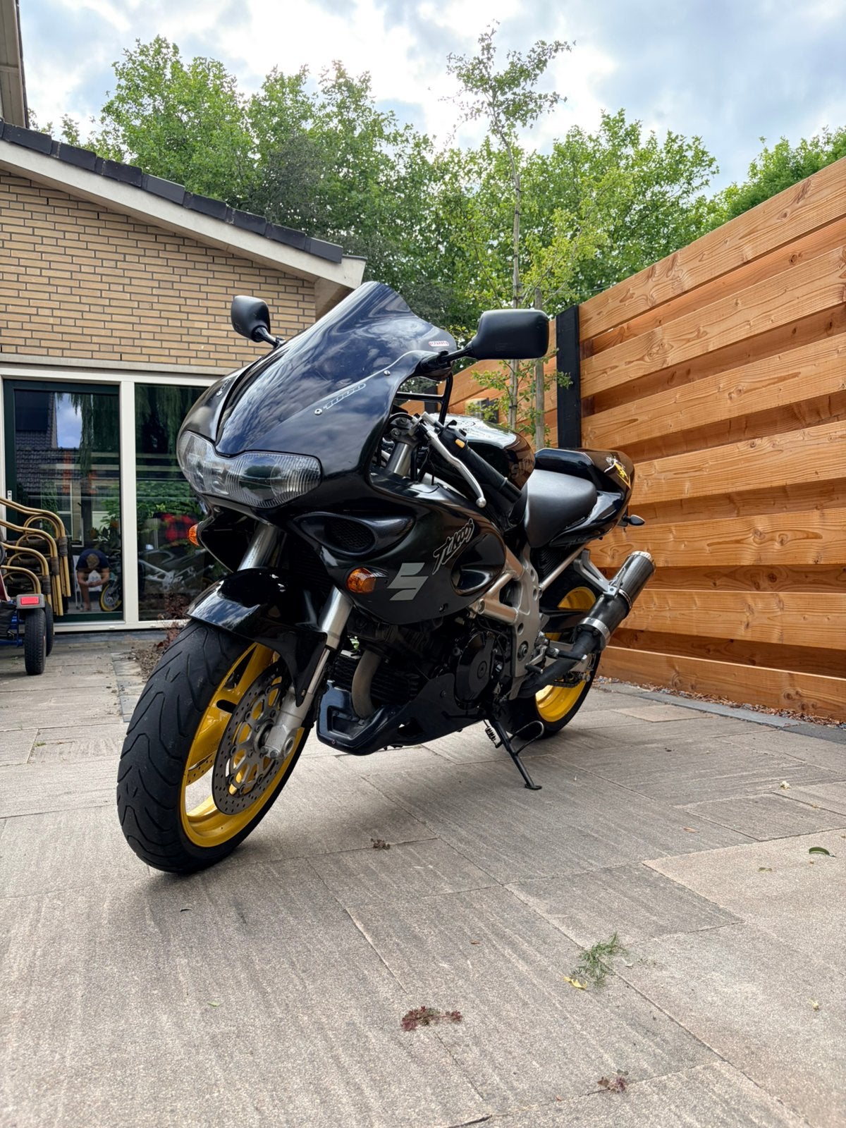 Suzuki TL1000, Motoren, 2 cilinders, Super Sport, Particulier, Meer dan 35 kW