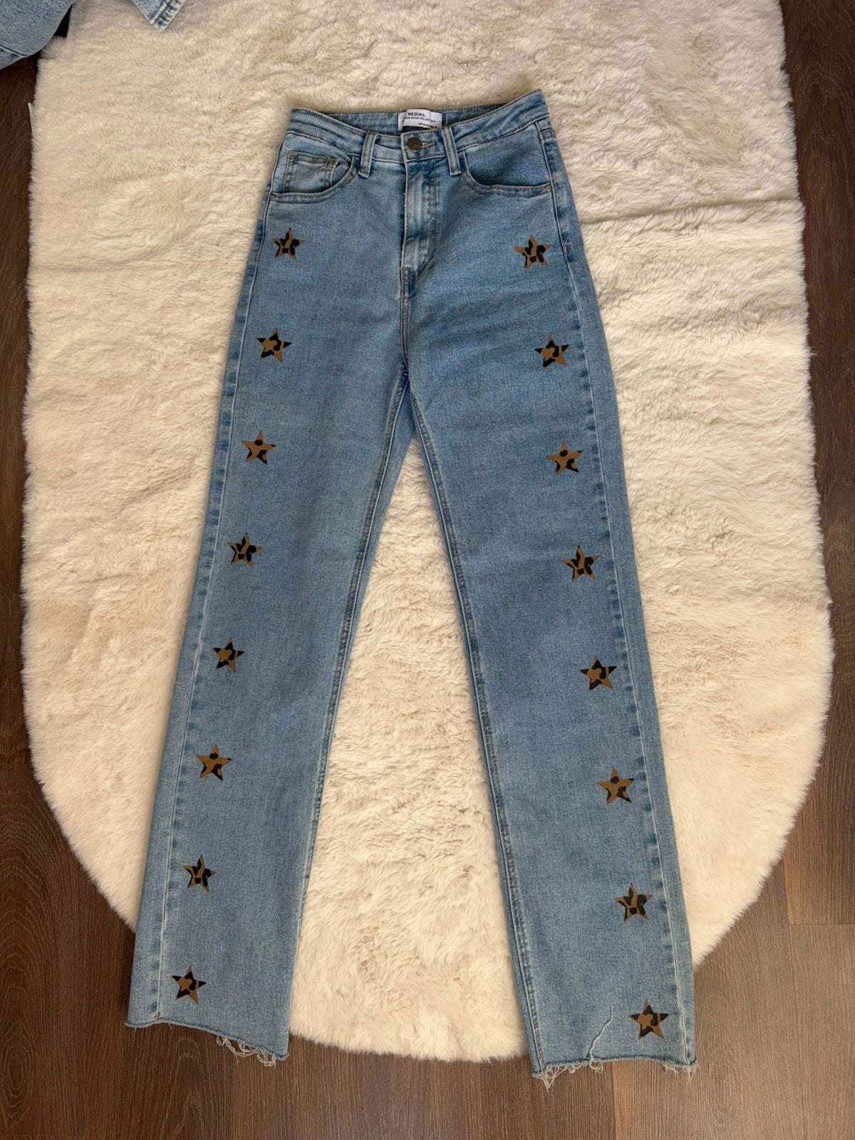 Jeans met panter sterren maar XS, Ophalen of Verzenden, Nieuw, Blauw, W27 (confectie 34) of kleiner