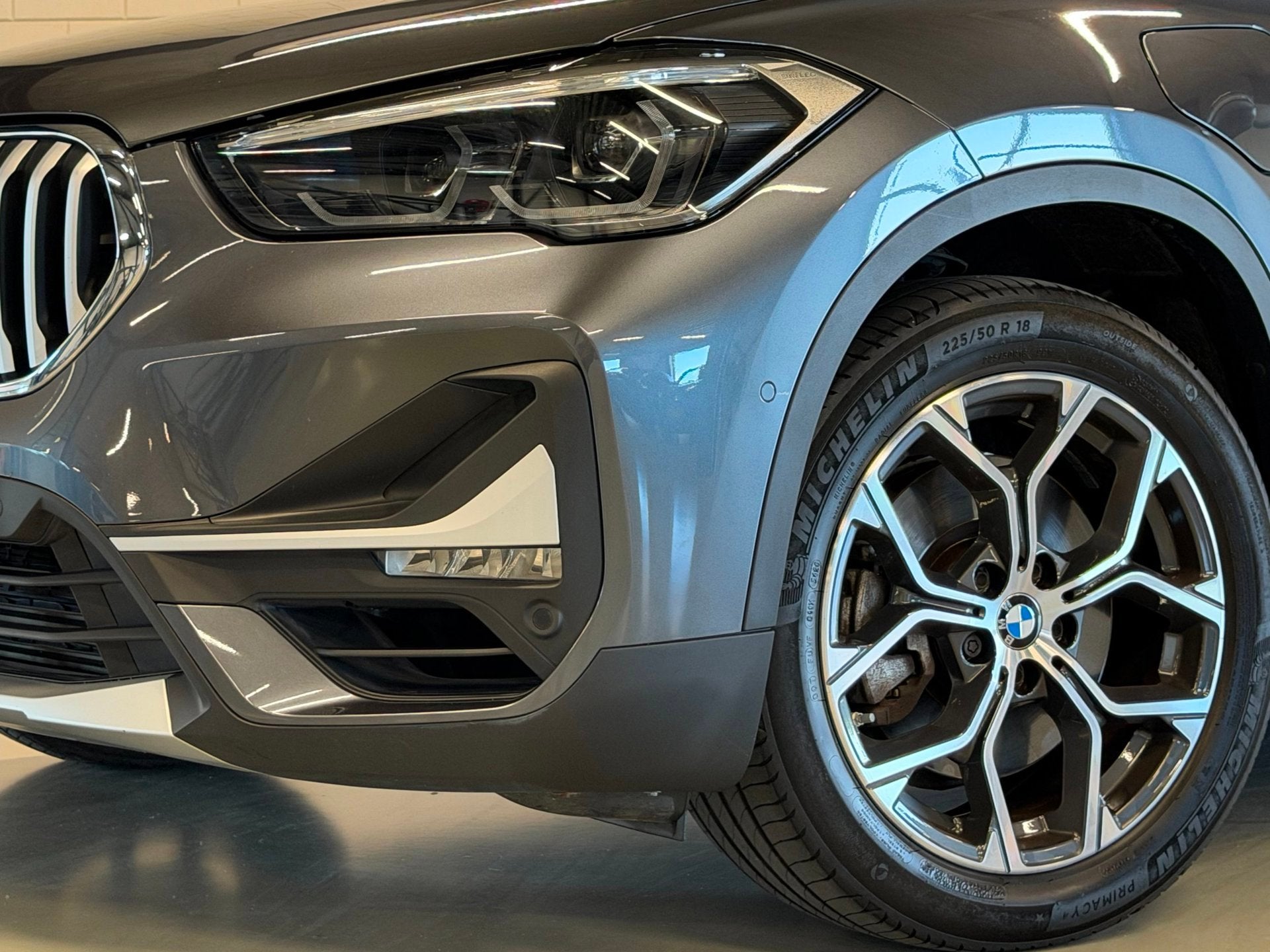 BMW X1 XDrive25e High Executive xLine | PANO | TREKHAAK | HE, Auto's, BMW, 8 kWh, Leder en Stof, Bedrijf, Vierwielaandrijving