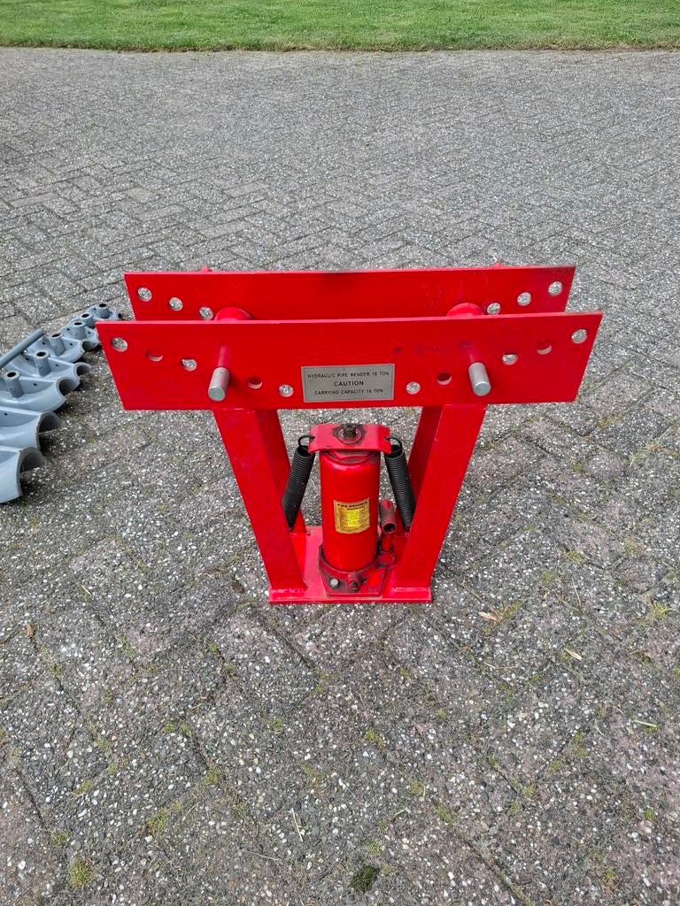 Hydraulische pijpenbuiger 16 ton met diverse matrijzen, Ophalen, Gebruikt