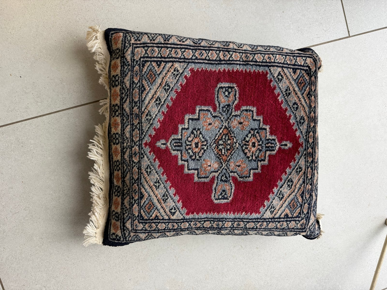 Decoratief sierkussen met oosters patroon en franjes, Overige merken, Meerkleurig, Vierkant, Zo goed als nieuw