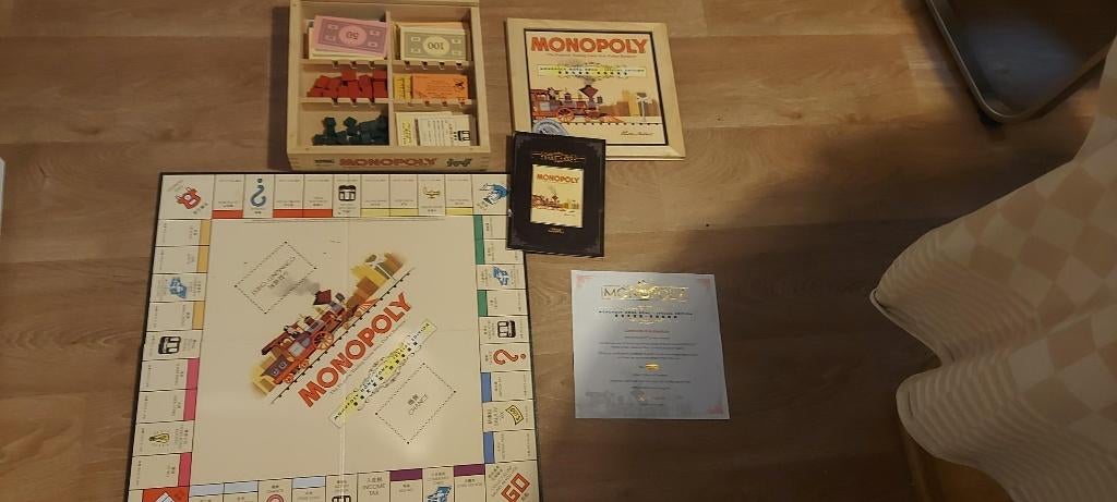 bordspel koffer Monopoly Hong Kong + Certificaat Monopolie, Vijf spelers of meer, Ophalen of Verzenden, Nieuw, Monopoly