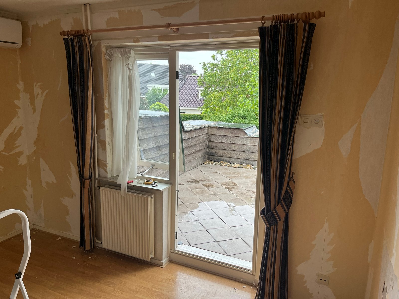 Gordijnen met rails, 230 cm en 210 cm lang, Ophalen, Gebruikt, Gordijn, Inclusief montageonderdelen