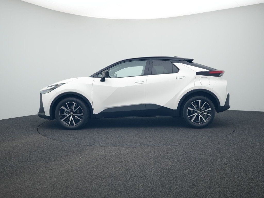 Toyota C-HR 1.8 Hybrid 140 Dynamic *NIEUW* (bj 2026), Auto's, Toyota, 12 maanden, Stof, 725 kg, 4 cilinders