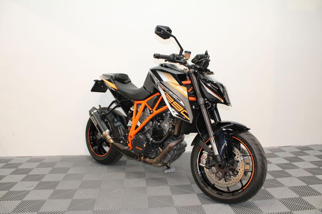 KTM 1290 SUPER DUKE R / ARROW UITLAAT (bj 2018), 2 cilinders, KTM, Motorrijbewijs A, Bedrijf