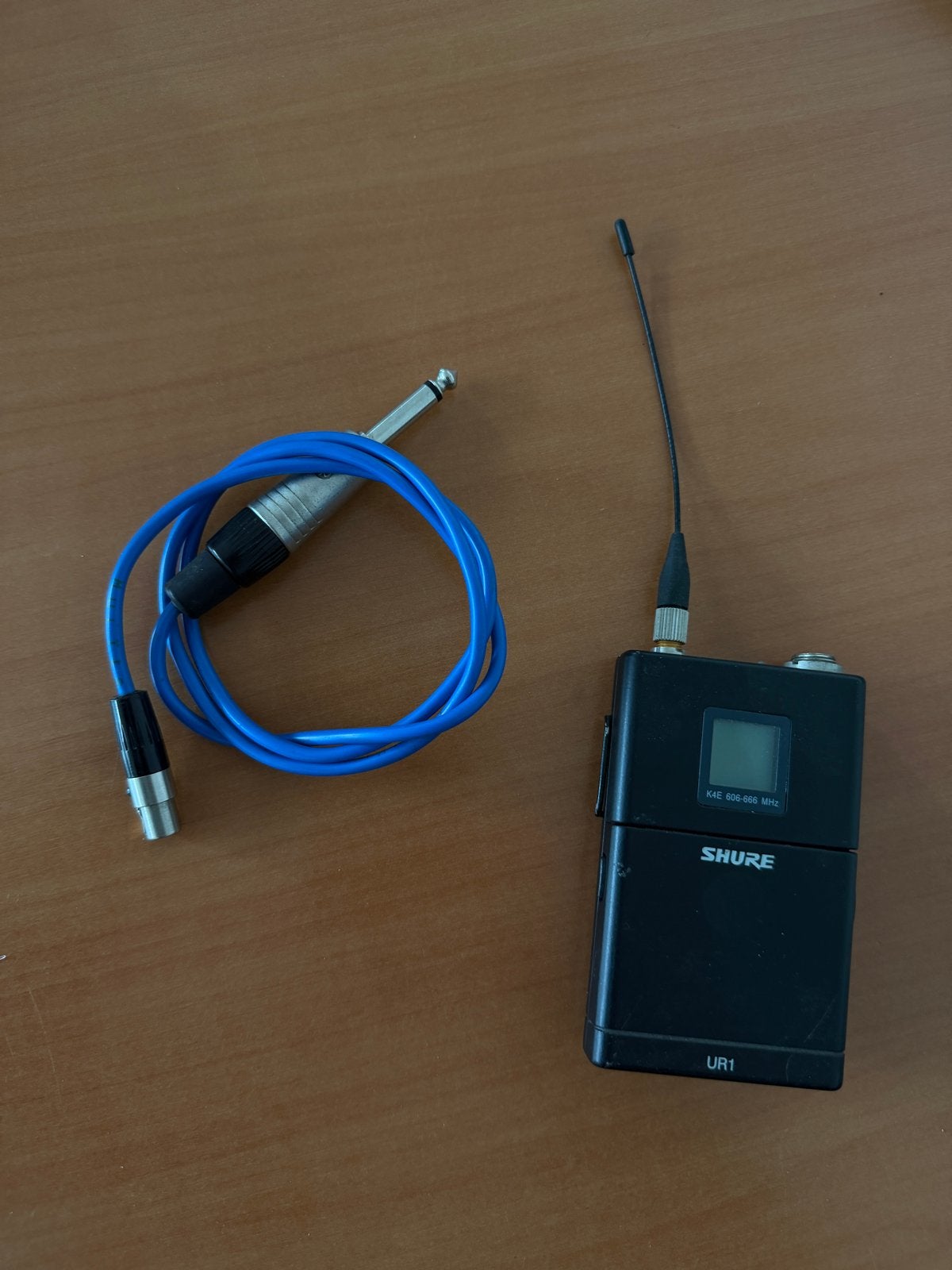 1x Shure UR1 Draadloze Zender met UR4D 2ch Ontvanger, Muziek en Instrumenten, Microfoons, Ophalen of Verzenden, Gebruikt, Overige typen