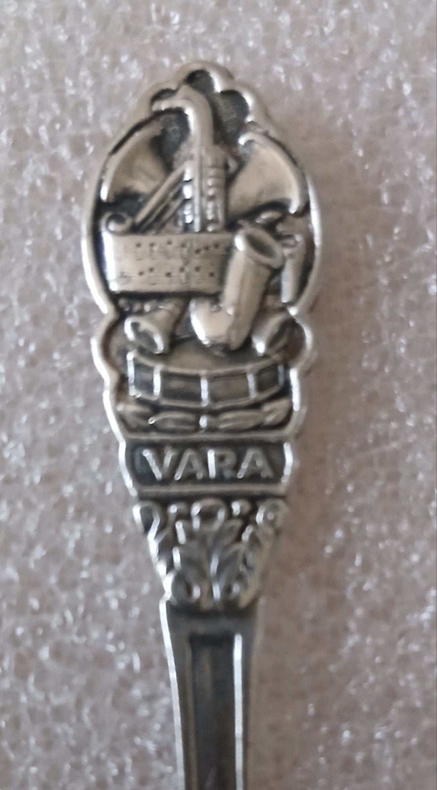 Vintage theelepeltje met 'VARA' inscriptie, Ophalen of Verzenden