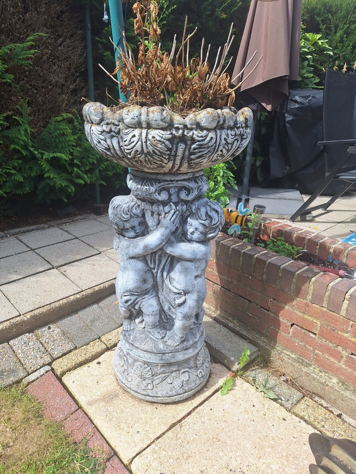Decoratieve betonnen bloempot met engelen, Ophalen, Gebruikt, Minder dan 60 cm, Balkon