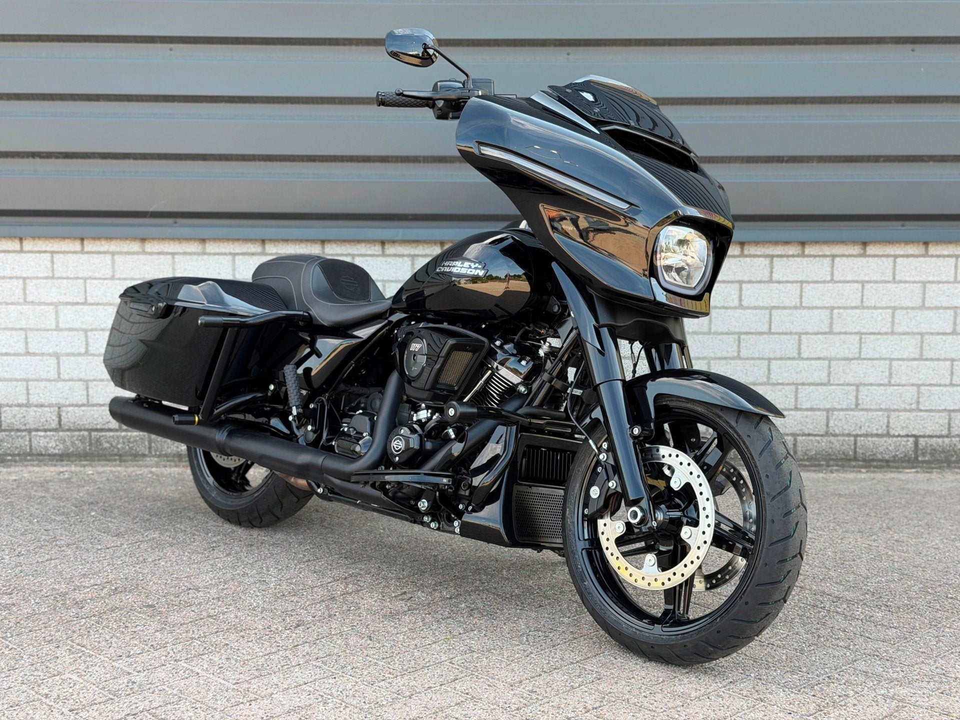 Harley Davidson FLHX Street Glide 117 BLACK EDITION BJ 2025, Bedrijf, Meer dan 35 kW, Toermotor, 1923 cc