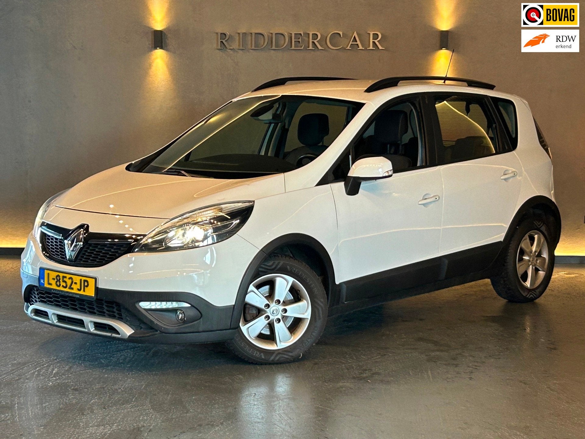 Renault Scénic 1.2 TCe Bose|PARK SENS ACHTER|CRUISE|NAVI|AI, Voorwielaandrijving, Euro 5, Gebruikt, 4 cilinders