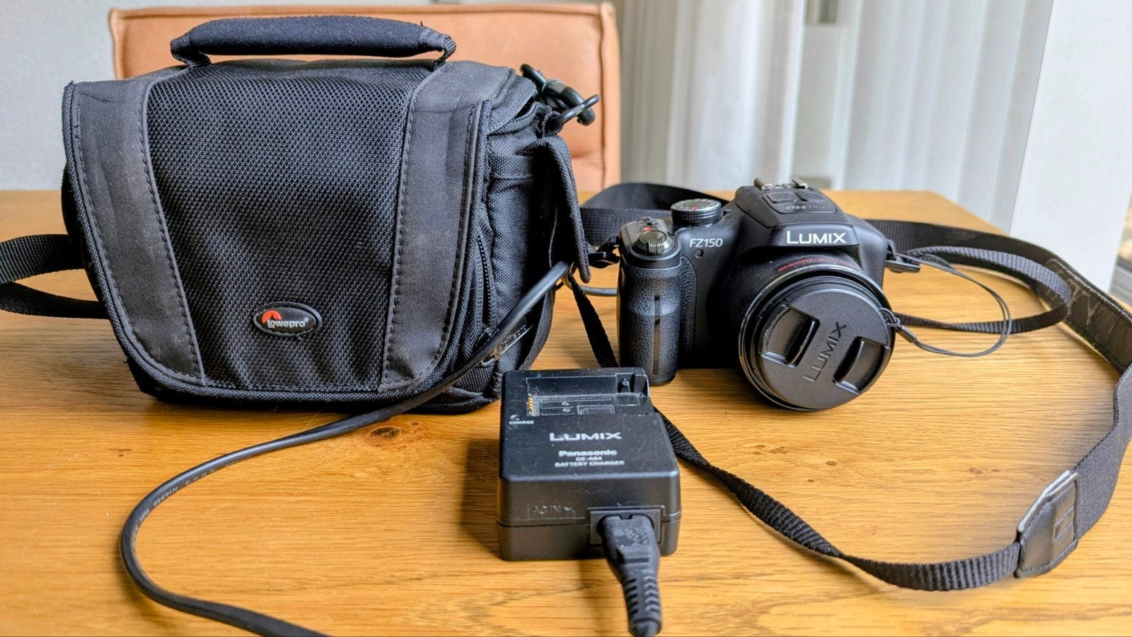 Panasonic Lumix FZ150 Bridgecamera met tas en oplader, Beeldstabilisatie, Gebruikt, Panasonic, Ophalen of Verzenden