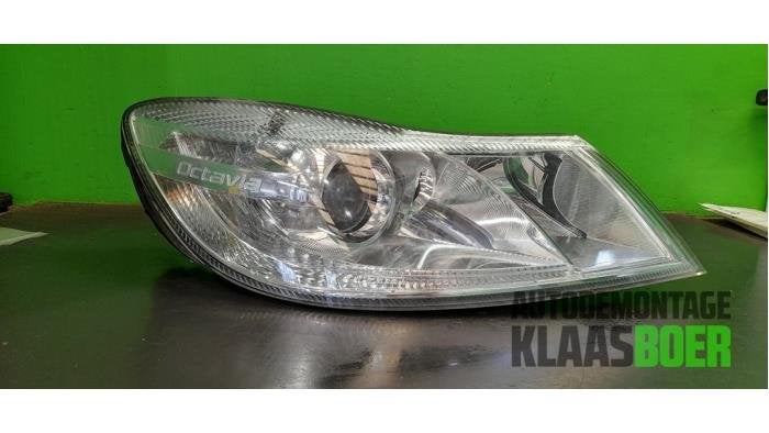 Koplamp rechts van een Skoda Octavia, Gebruikt, -, -, Ophalen of Verzenden