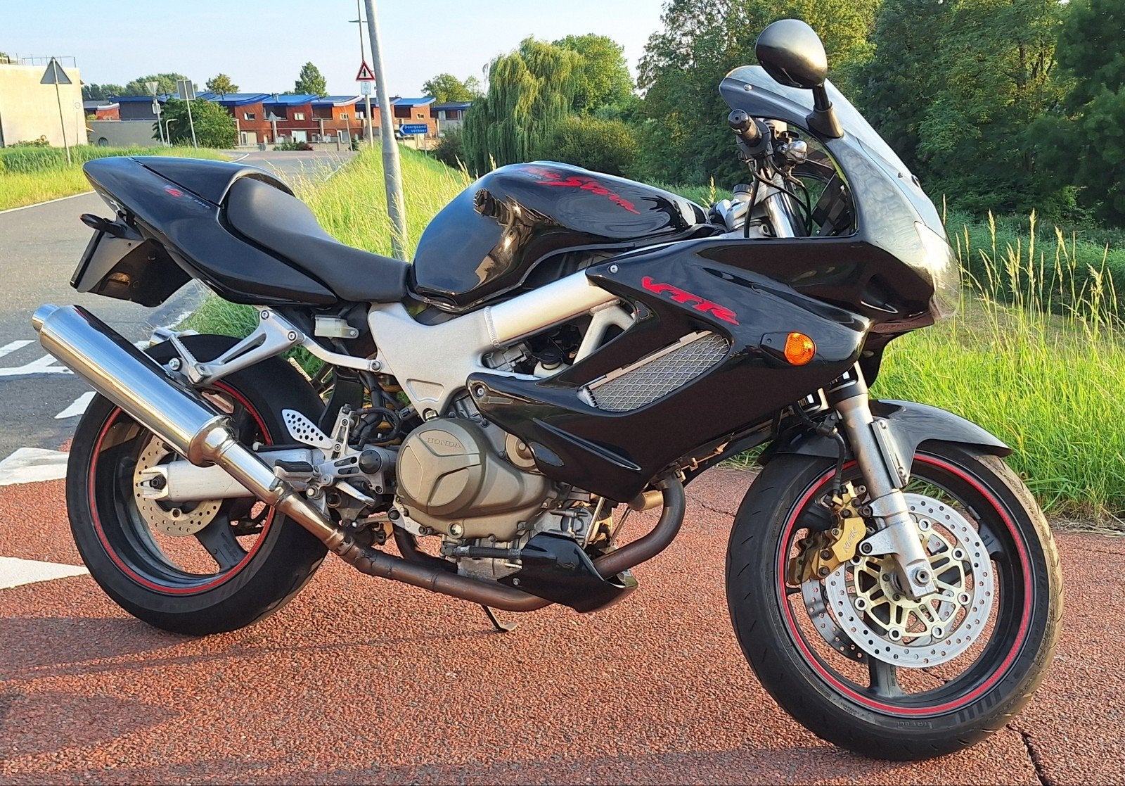 VTR1000F Firestorm zeer goede sportbanden IN PRIJS VERLAAGD, Motoren, 2 cilinders, Occasion, Motorrijbewijs A, Handgeschakeld