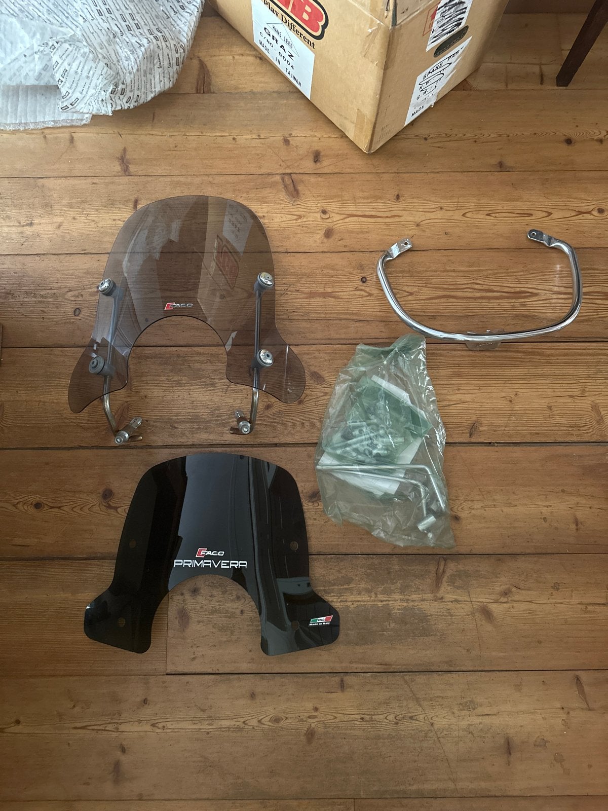 Nieuwe Vespa Primavera windschermen en achterbeugel, Fietsen en Brommers, Brommeronderdelen | Scooters, Ophalen, Nieuw, Overige typen