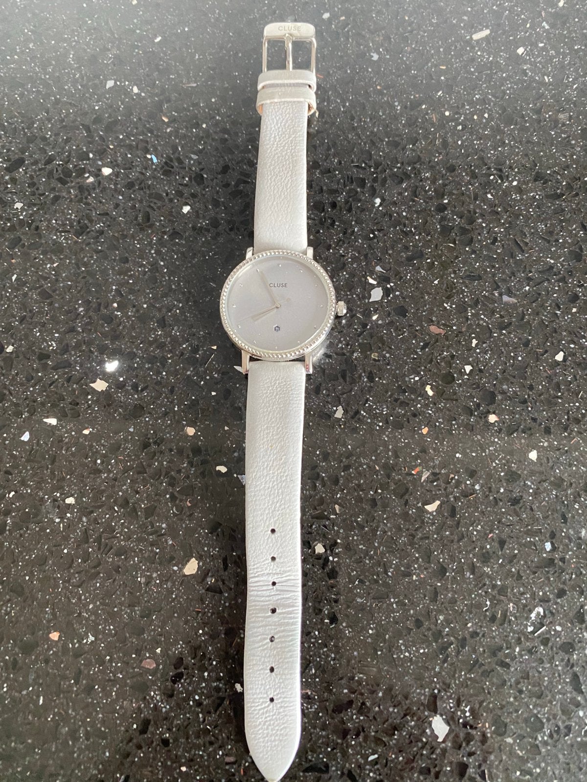 Cluse dameshorloge met leren band., Sieraden, Tassen en Uiterlijk, Ophalen of Verzenden, Zo goed als nieuw, Leer, Overige merken