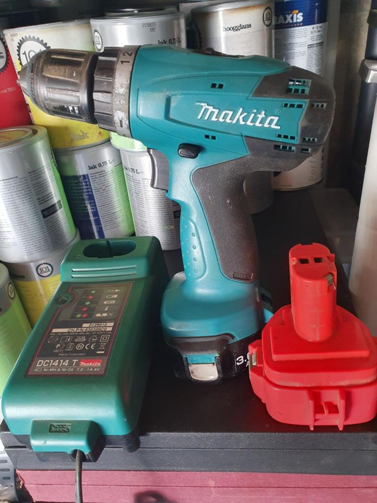 Makita Accuboormachine Compleet met Lader en Accu, Ophalen of Verzenden, Gebruikt, Boor- en Schroefmachine