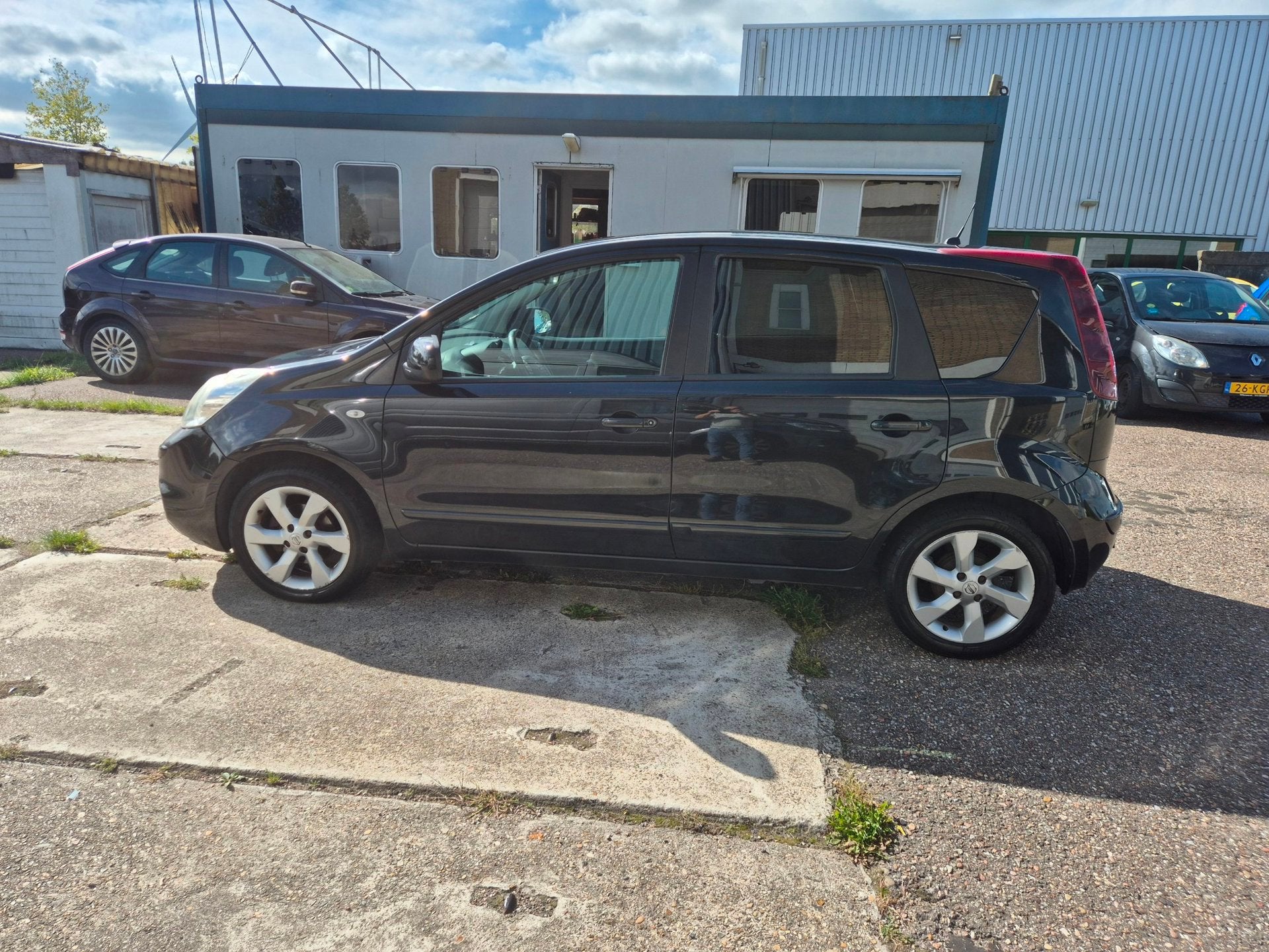 Nissan Note 1.6 Acenta/automaat/navigatie/airco, Gebruikt, 750 kg, 4 cilinders, Origineel Nederlands