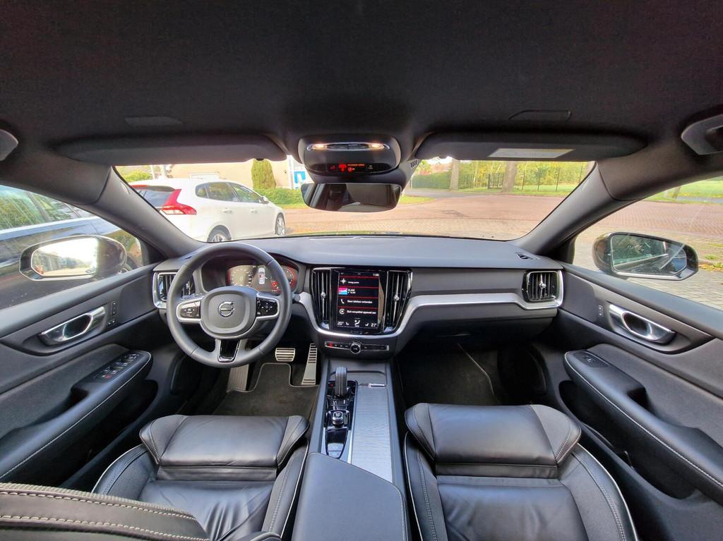 Volvo S60 2.0 B3 174PK |R-Design|Trekhaak|19-inch|Memory-sto, Automatische klimaatregeling, 15 km/l, 4 cilinders, S60