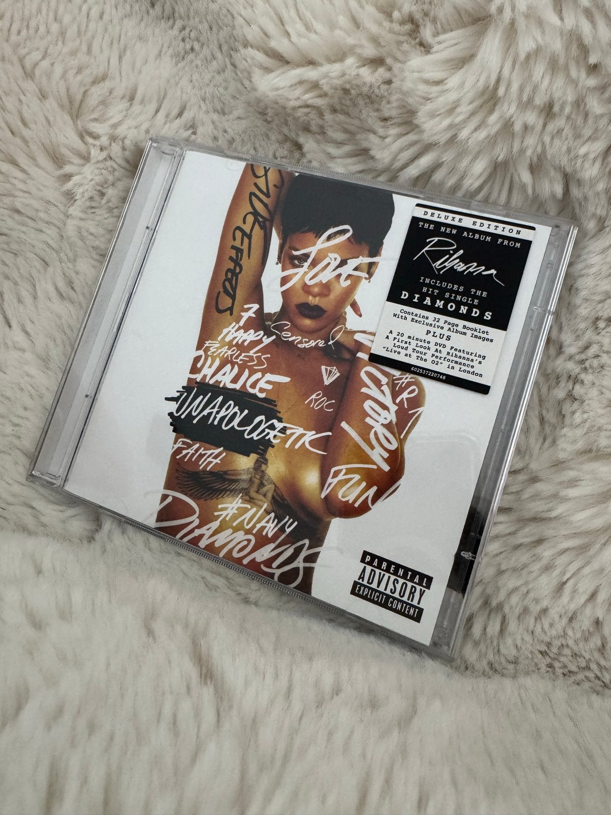 Rihanna - Unapologetic (Deluxe Edition CD + DVD), Verzenden, Zo goed als nieuw
