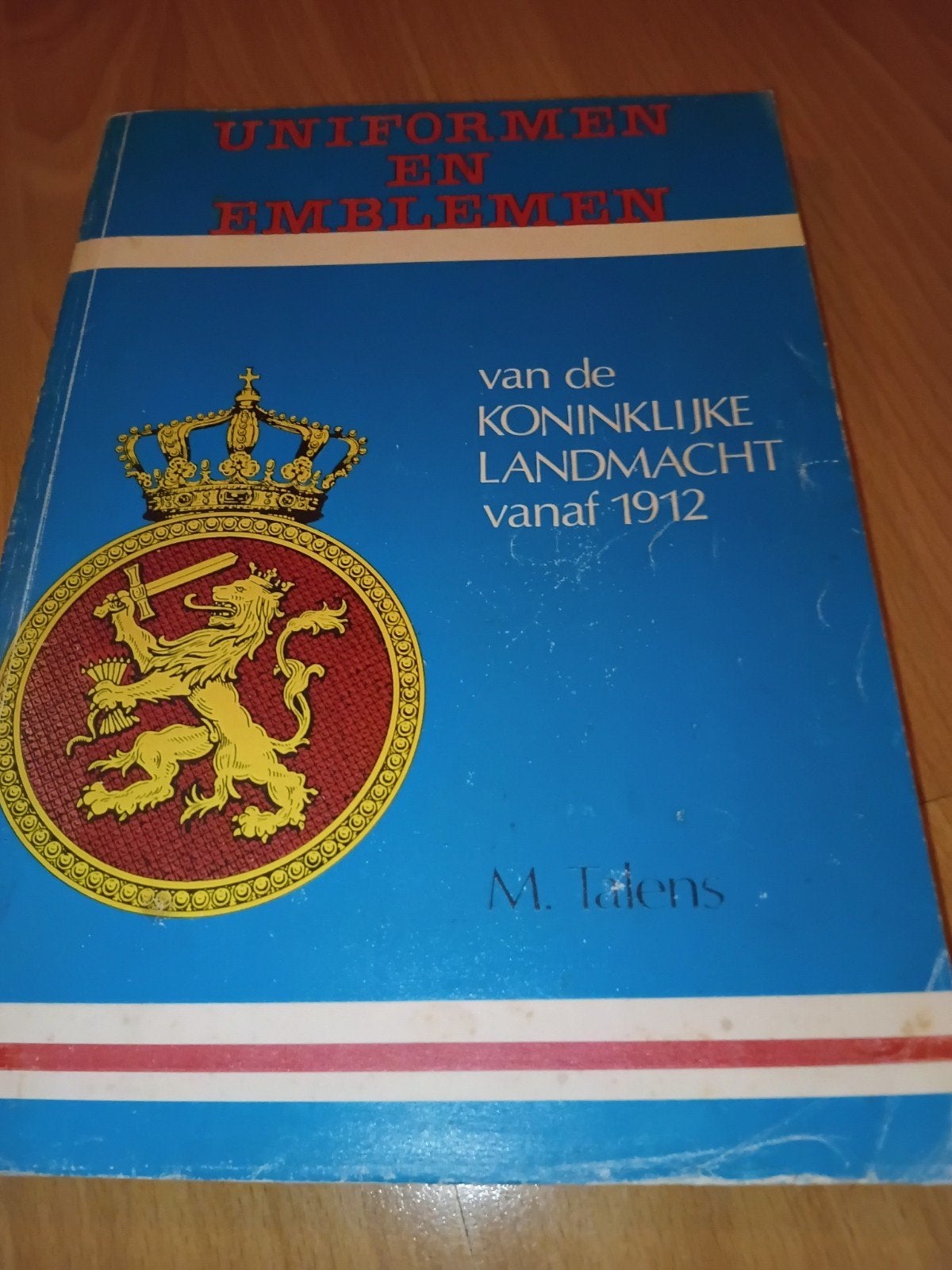 Uniformen en Emblemen, Ophalen, Nederland, Boek of Tijdschrift