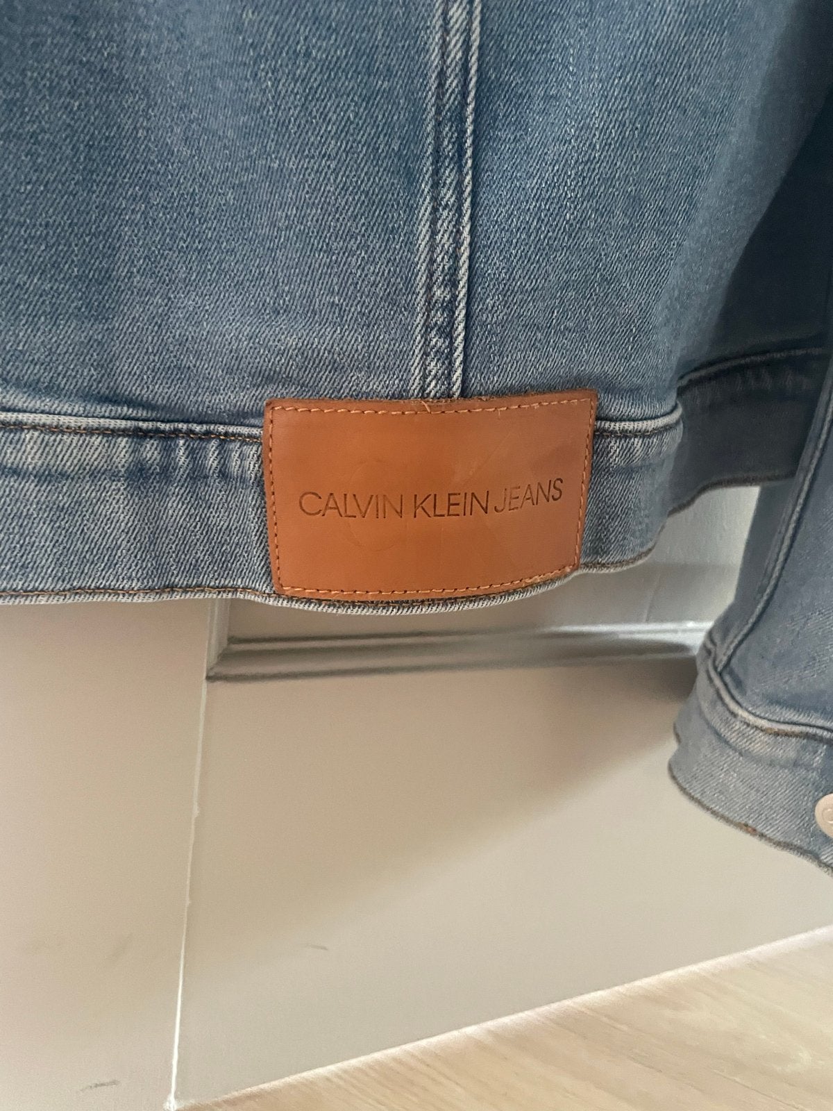 Calvin Klein Jeans spijkerjas maat M - Zo goed als nieuw, Kleding | Heren, Jassen | Zomer, Ophalen, Zo goed als nieuw, Blauw
