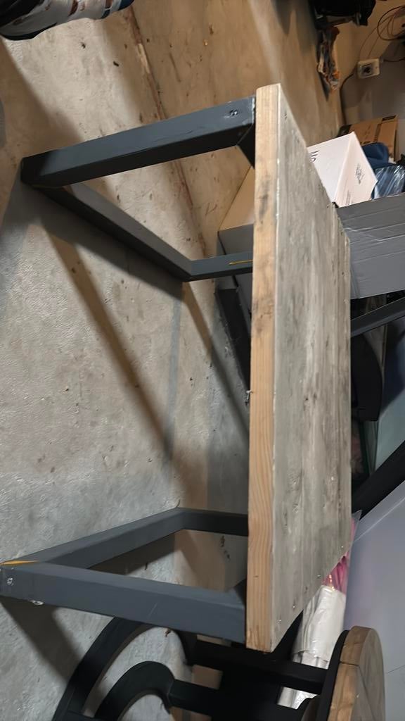 Zeer leuk tafeltje, Huis en Inrichting, Tafels | Bijzettafels, Ophalen of Verzenden, Zo goed als nieuw, Rond, Minder dan 55 cm