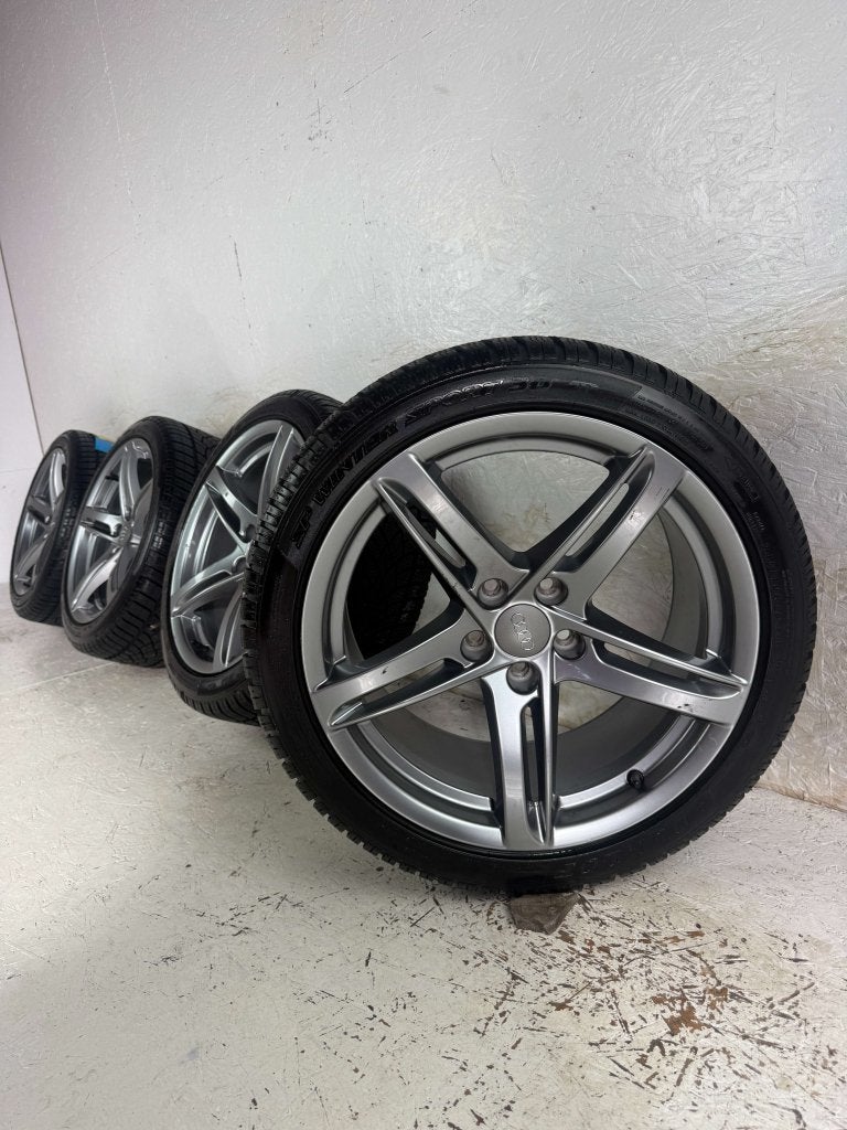 Originele Audi A5 A4 S5 S4 velgen 18" 5x112 winterset 8T0, Auto-onderdelen, Banden en Velgen, Niet ingevuld, 18 inch, Banden en Velgen