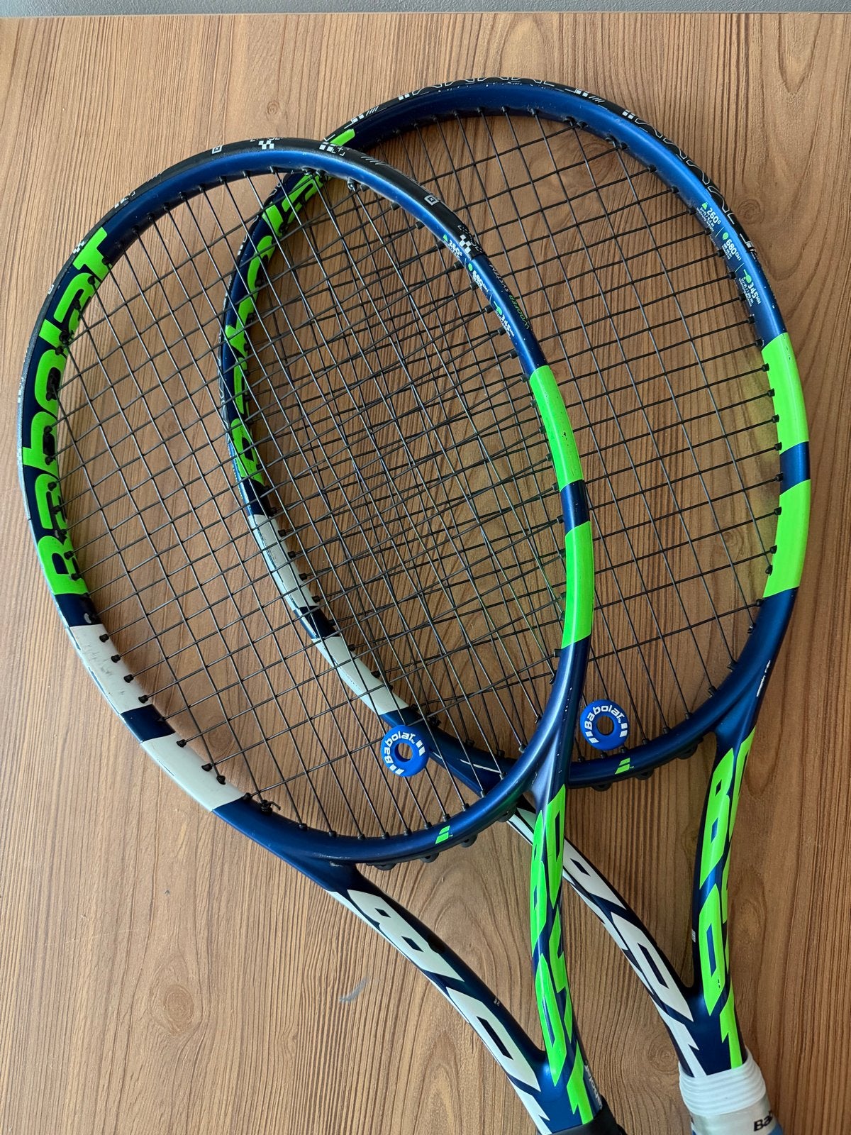 2x Babolat Pure Aero Lite Tennisrackets - Zo goed als nieuw, Sport en Fitness, Tennis, Ophalen of Verzenden, Zo goed als nieuw