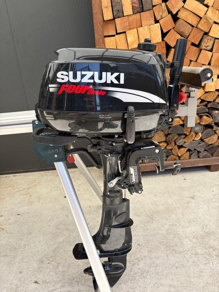 Suzuki DF5 Buitenboordmotor - 2008 - Weinig gebruikt, Ophalen, 5 tot 10 pk, Viertaktmotor, Zo goed als nieuw