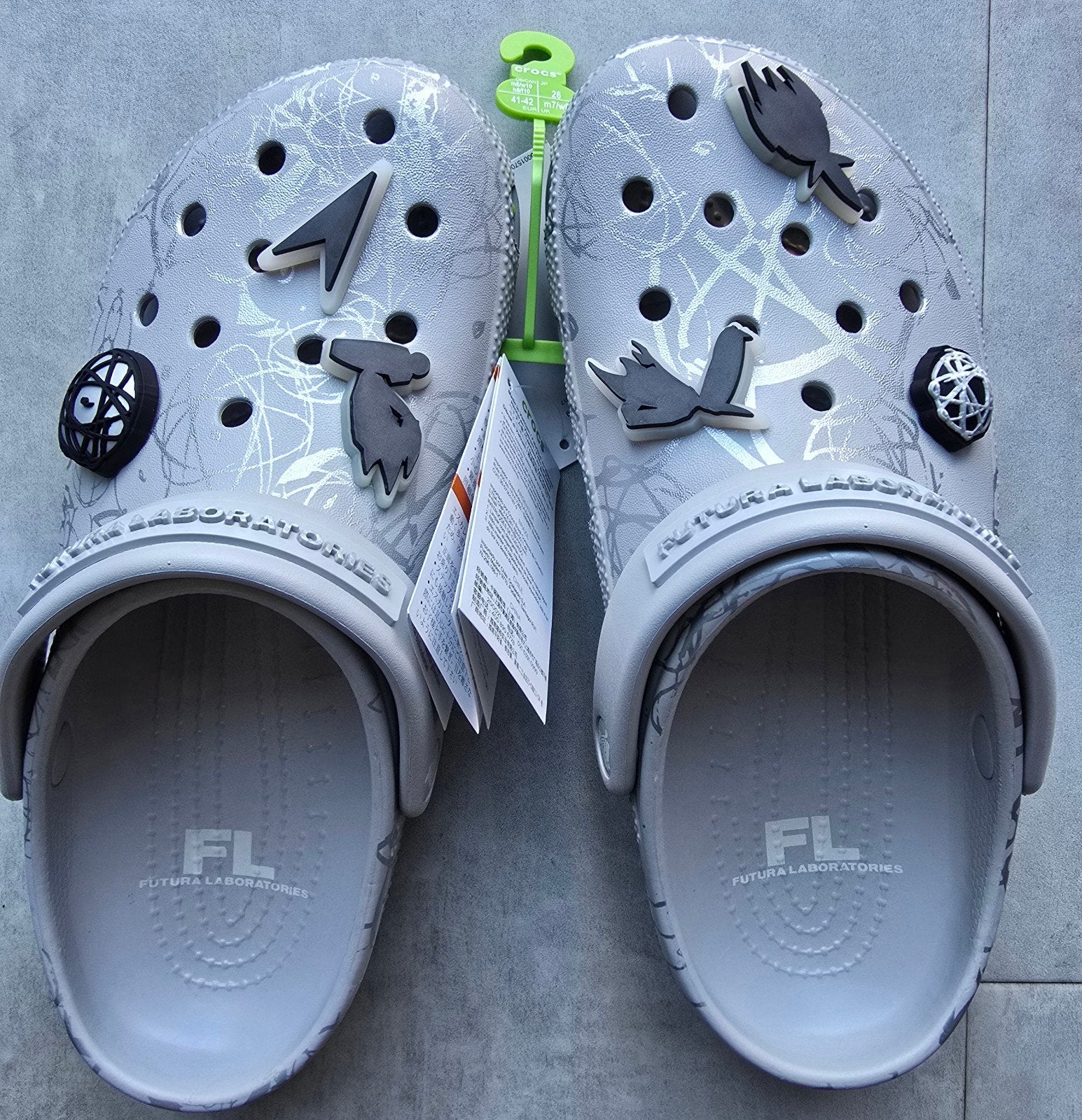 Crocs x Futura Lab Classic Clog "Pearl White" EU 41 - 42
€ 1, Kleding | Heren, Schoenen, Ophalen of Verzenden, Nieuw