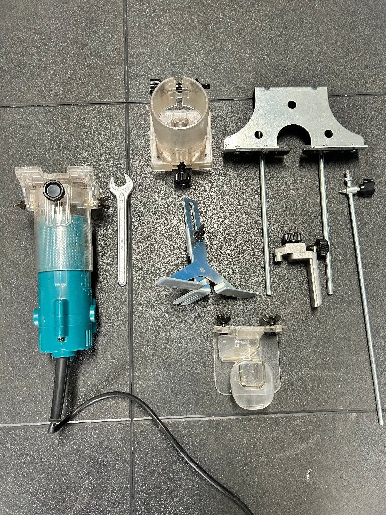Makita 3703 kantenfrees, Gebruikt, Kantenfrees, Verzenden, Makita